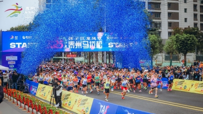 健康賦能每一步，揚(yáng)子江龍鳳堂2025泰州馬拉松賽鳴槍開(kāi)跑